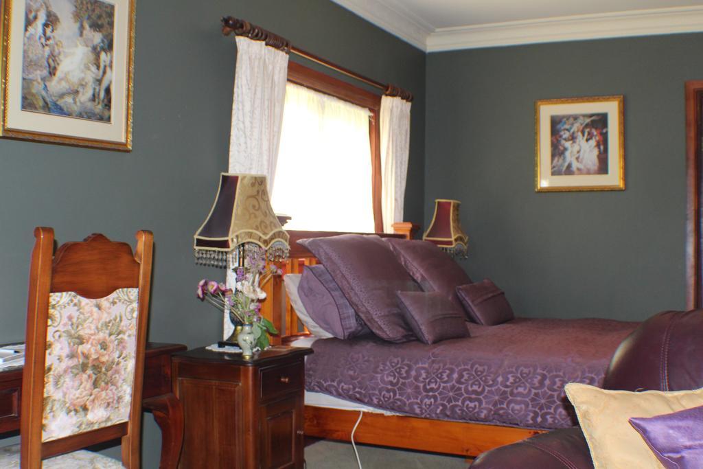 Storey Grange Springwood Room photo